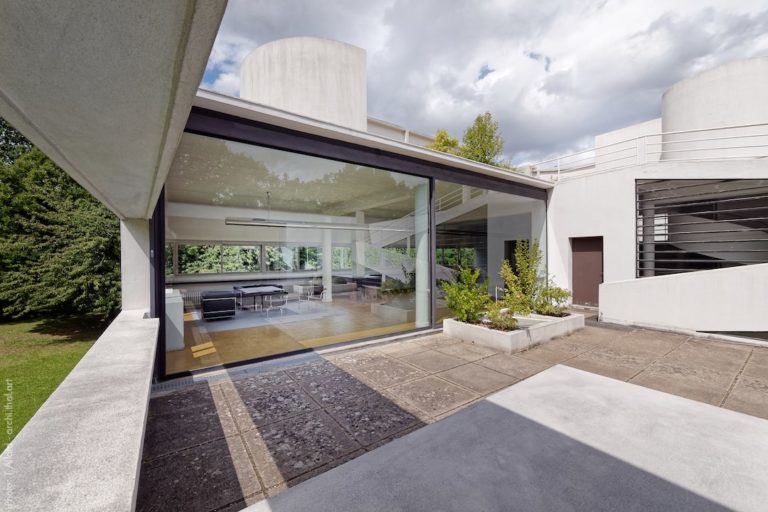 Architectural promenade at the Villa Savoye by Le Corbusier architect