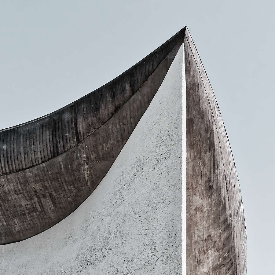 Détail de la pointe de la coque de la Chapelle de Ronchamp de Le Corbusier