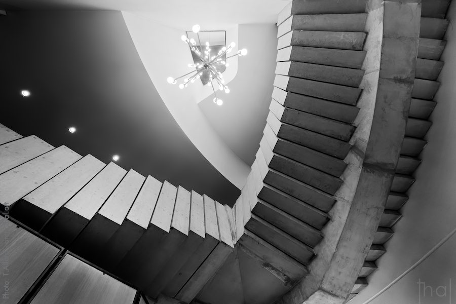 Dessous des escaliers de l'auditorium Maurice Ravel à Lyon