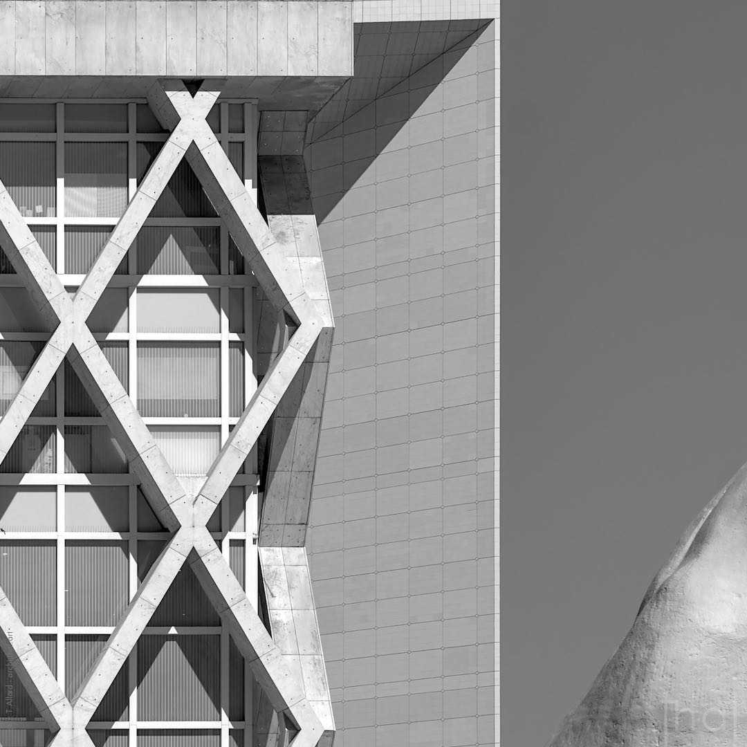 Photographic entanglement of architectures in Paris La Défense 