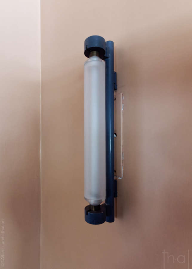 Electric tube wall lamp