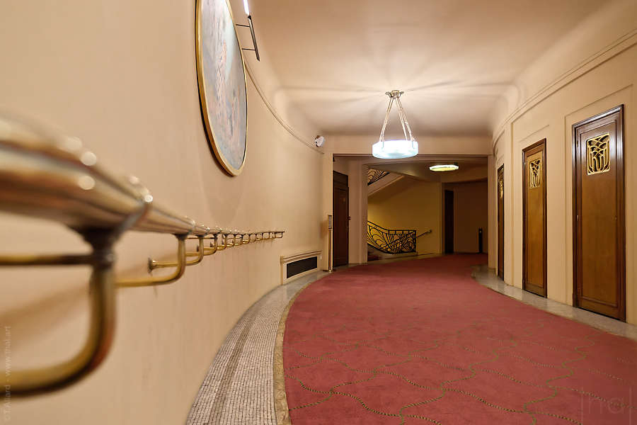 Couloir circulaire au Théâtre des Champs-Elysées