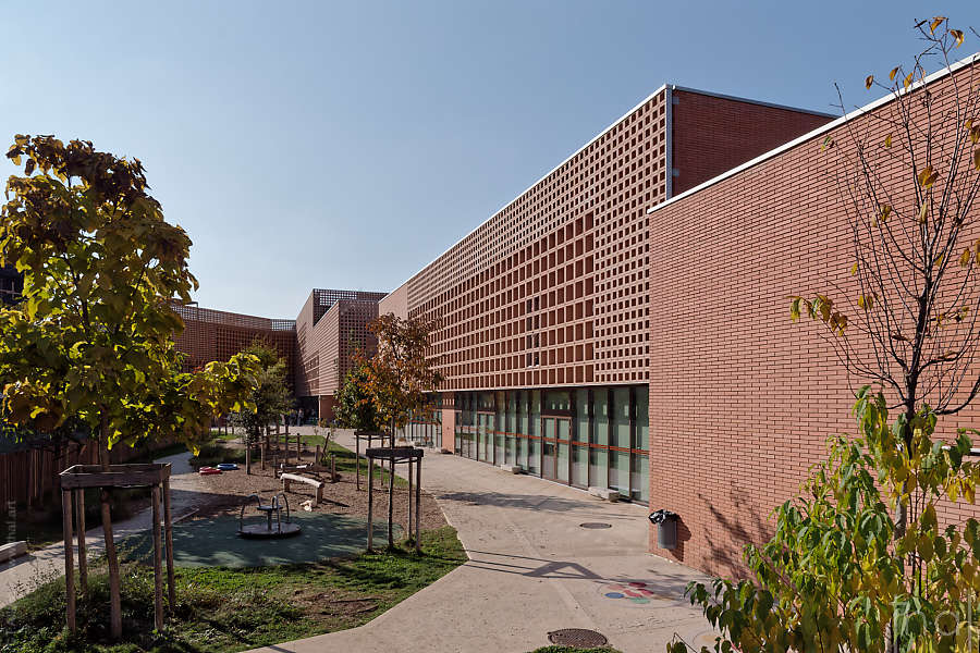 Schoolyard of the Simone Veil School in Villeurbanne, France