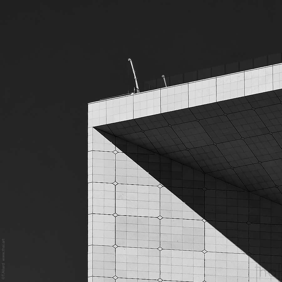 Corner of the Defense arch in black and white