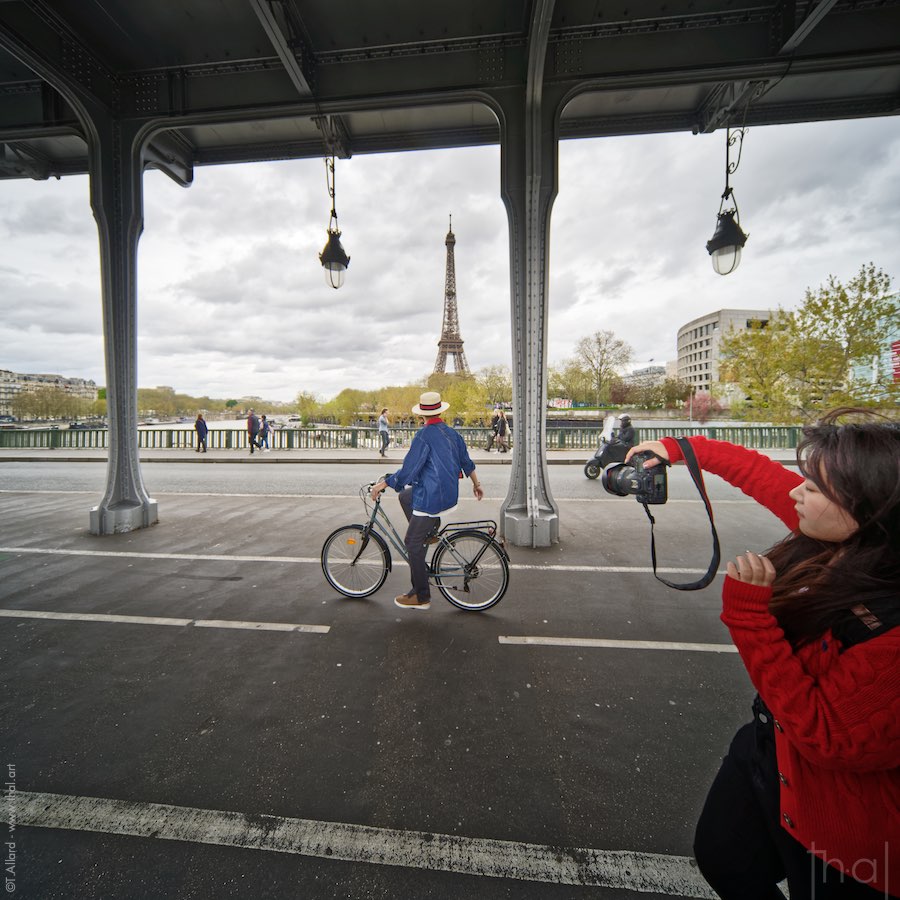 Instagram influencers under the Bir-Hakeim bridge