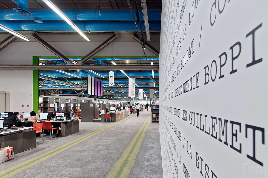intérieur de la bibliothèque du Centre Pompidou à Paris