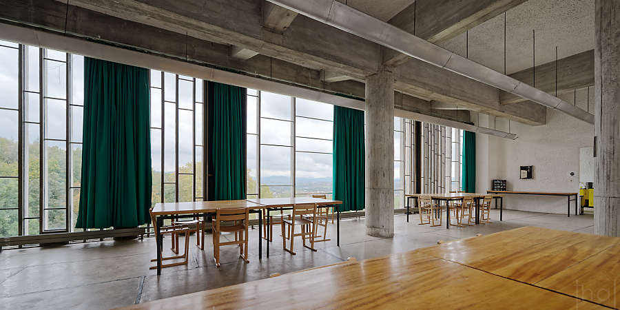 Réfectoire du couvent de la Tourette